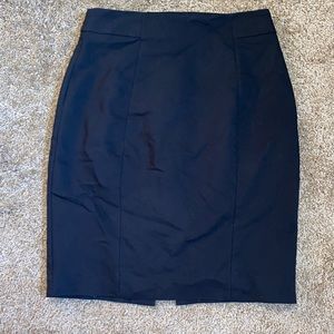 Fitted pencil skirt